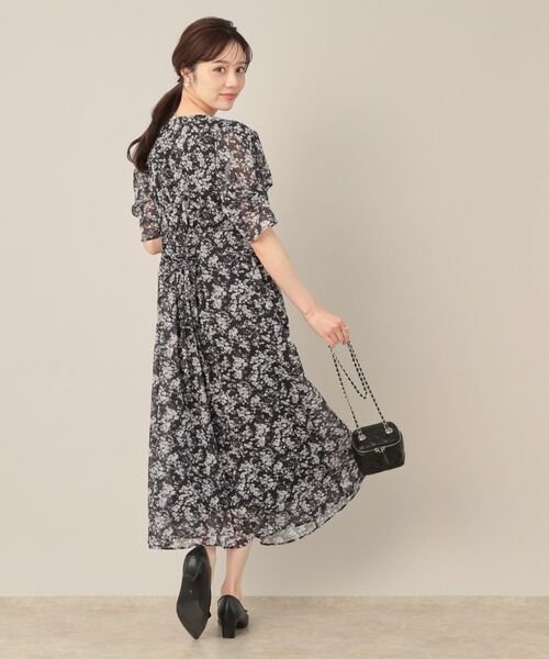 Couture Brooch / クチュールブローチ ロング・マキシ丈ワンピース | 【一枚で着映える・通勤】Vネックフラワーワンピース | 詳細3