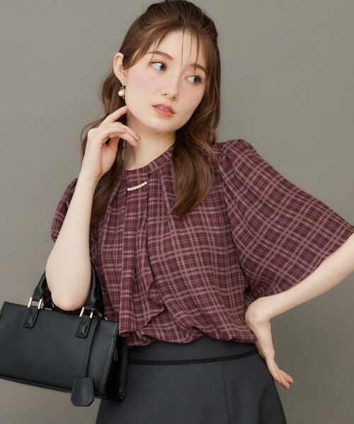 Couture Brooch / クチュールブローチ シャツ・ブラウス | 【着映え・5分袖・通勤】パール調タイチェックプリントブラウス | 詳細26