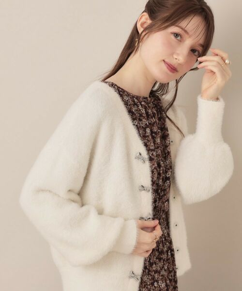 Couture Brooch / クチュールブローチ ニット・セーター | 【高見え・大人可愛い】ビジューリボン釦 前後2WAYフェザーカーディガントップス | 詳細5