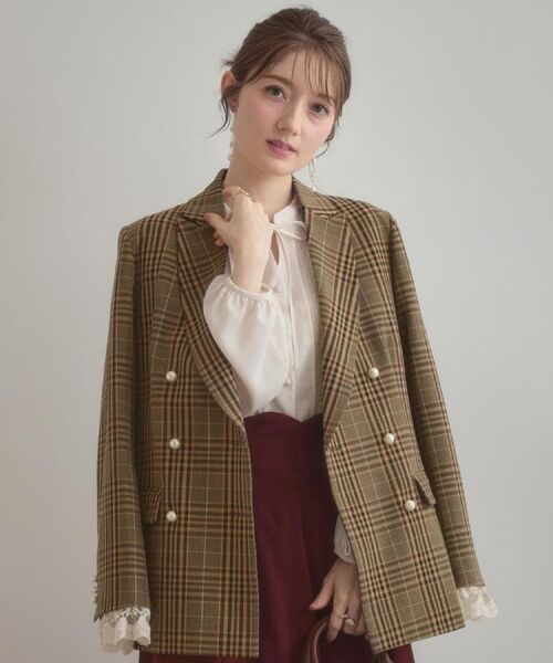 Couture Brooch / クチュールブローチ テーラードジャケット | 【高見え・きれいめ・通勤】レースカフス パール調釦テーラードジャケット(ブラウン(240))