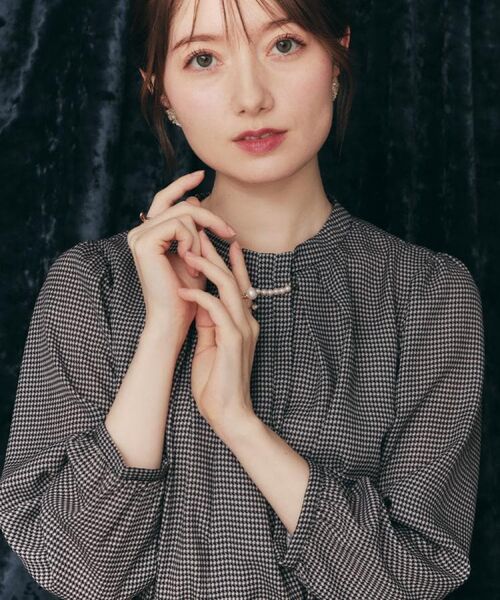 Couture Brooch/クチュールブローチ 【大人可愛い・パール取り外し・通勤】・タックタイチェック柄ブラウス ブラック(119) 40(L) Couture Brooch/クチュールブローチ 【大人可愛い・パール取り外し・通勤】・タックタイチェック柄ブラウス ブラック(119) 40(L)