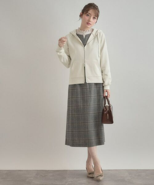 Couture Brooch / クチュールブローチ パーカー | 【マシンウォッシャブル・UVケア・大人可愛い】リボン刺繍ダンボールZIPフーディ | 詳細1