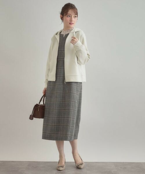 Couture Brooch / クチュールブローチ パーカー | 【マシンウォッシャブル・UVケア・大人可愛い】リボン刺繍ダンボールZIPフーディ | 詳細2