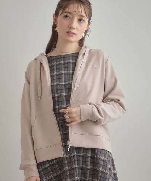 Couture Brooch / クチュールブローチ パーカー | 【マシンウォッシャブル・UVケア・大人可愛い】リボン刺繍ダンボールZIPフーディ | 詳細24