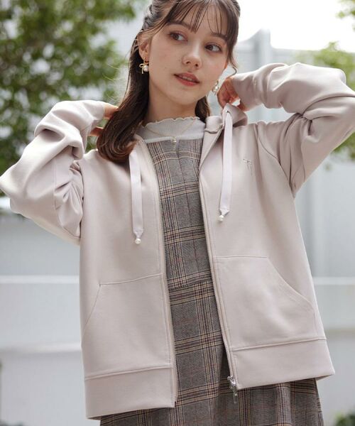 Couture Brooch / クチュールブローチ パーカー | 【マシンウォッシャブル・UVケア・大人可愛い】リボン刺繍ダンボールZIPフーディ | 詳細28