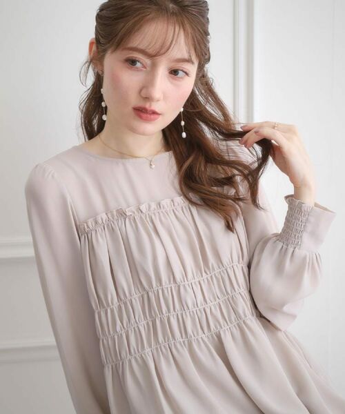 Couture Brooch/クチュールブローチ 【マシンウォッシャブル・きれいめ・通勤】シャーリングチュニックブラウス グレージュ(050) 42(LL)