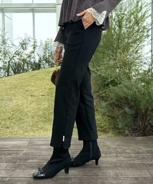 Couture Brooch / クチュールブローチ ショート・ハーフ・半端丈パンツ | 【通勤・美脚見え・あったか】裏起毛パール調スカラ裾デザインパンツ | 詳細10