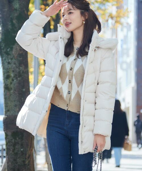 Couture Brooch / クチュールブローチ ダウンジャケット・ベスト | 【2WAY・ベルト付き】フードフェイクファー ミドル丈ダウンコート(アイボリー(004))