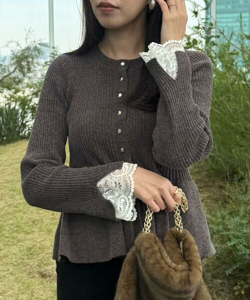 Couture Brooch / クチュールブローチ カーディガン・ボレロ | 【袖口レース・着映え】短毛モールペプラム カーデ | 詳細27