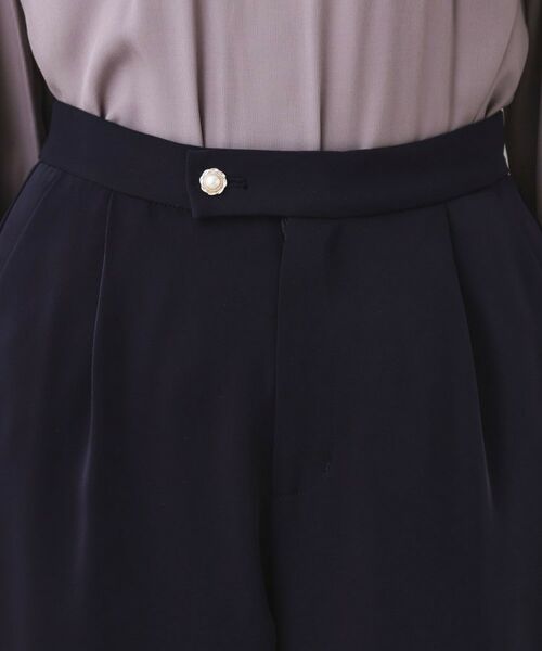 Couture Brooch / クチュールブローチ パンツ | パール調釦テーパードパンツ | 詳細18