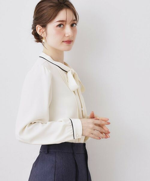 Couture Brooch / クチュールブローチ シャツ・ブラウス | 配色タックタイブラウス | 詳細3