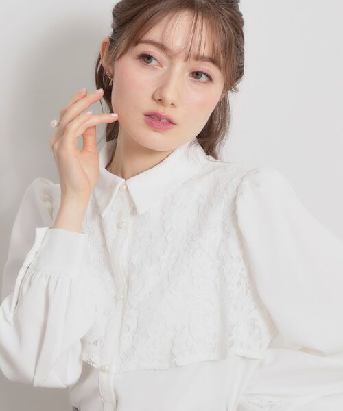 Couture Brooch / クチュールブローチ シャツ・ブラウス | 総レース切り替えパール調ボタンブラウス（オフホワイト(003)）