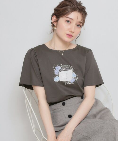 Couture Brooch / クチュールブローチ Tシャツ | パフュームプリントTシャツ（チャコールグレー(014)）