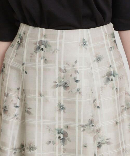 Couture Brooch / クチュールブローチ ロング・マキシ丈スカート | シアーチェックフラワープリント | 詳細25