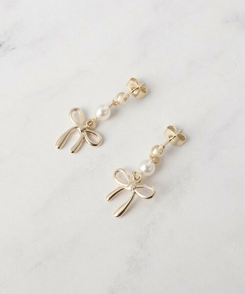 Couture Brooch / クチュールブローチ ピアス・イヤリング | フェイクパール付きリボンモチーフピアス | 詳細1