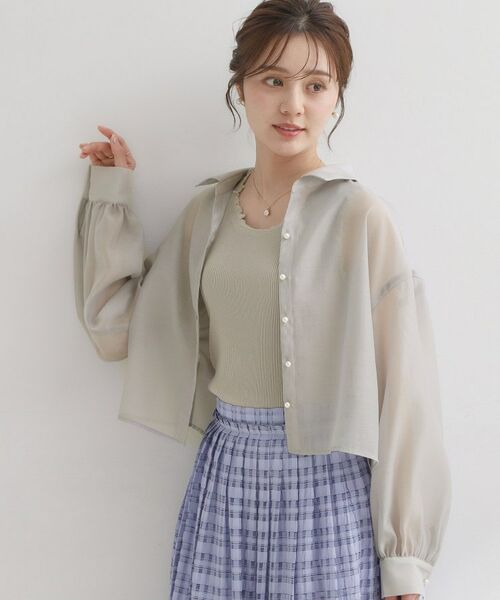 Couture Brooch / クチュールブローチ シャツ・ブラウス | パール調ボタン・オーガンジーショート丈シアーシャツ（グレー(012)）