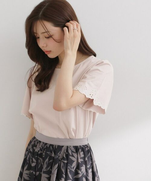 Couture Brooch / クチュールブローチ カットソー | 袖スカラップ リボン&フラワー柄カットソー(ピンク(571))
