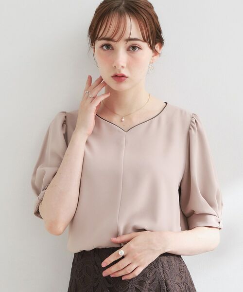 Couture Brooch / クチュールブローチ シャツ・ブラウス | ハートネックリボンスリーブブラウス（ピンクベージュ(553)）