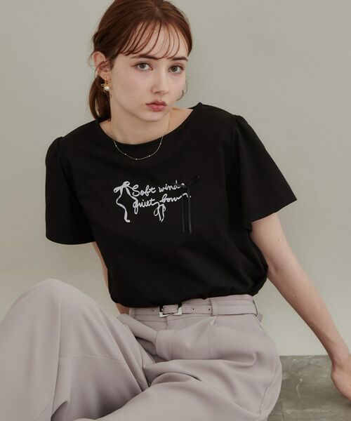 Couture Brooch / クチュールブローチ Tシャツ | 【接触冷感・UVカット・洗える】リボン ロゴTシャツ（ブラック(119)）