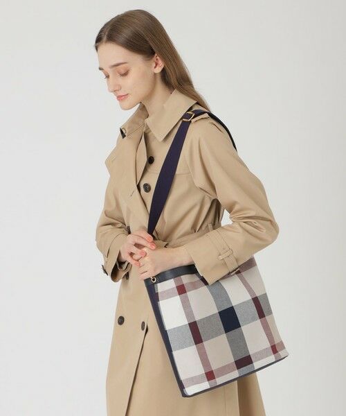 BLUE LABEL チェック柄ショルダーバッグ クレストブリッジチェックPVCミニショルダー（バッグ）｜BLUE
