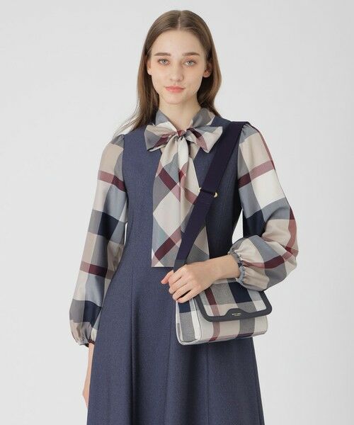 清楚貴重な34サイズ ブルーレーベル BLUELABEL CRESTBRIDGE BLUE LABEL CRESTBRIDGE(ブルーレーベルクレストブリッジ
