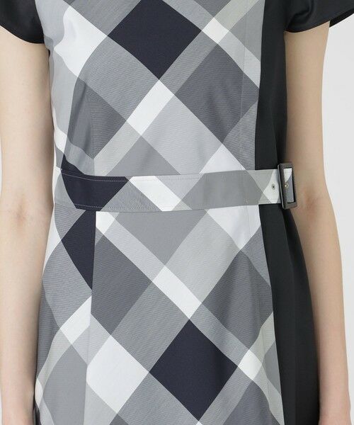 BLUE LABEL / BLACK LABEL CRESTBRIDGE / ブルーレーベル / ブラックレーベル・クレストブリッジ  ドレス | クレストブリッジチェックライトクロッシングツイル切替ドレス | 詳細3