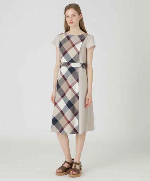 BLUE LABEL / BLACK LABEL CRESTBRIDGE/ブルーレーベル / ブラックレーベル・クレストブリッジ クレストブリッジチェックライトクロッシングツイル切替ドレス ベージュ1 40 BLUE LABEL / BLACK LABEL CRESTBRIDGE/ブルーレーベル / ブラックレーベル・クレストブリッジ クレストブリッジチェックライトクロッシングツイル切替ドレス ベージュ1 40