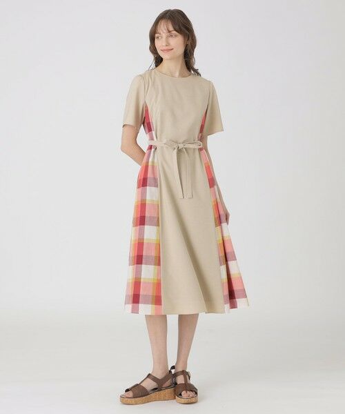 BLUE LABEL / BLACK LABEL CRESTBRIDGE / ブルーレーベル / ブラックレーベル・クレストブリッジ  ドレス | ウェザーストレッチチェックコンビドレス（ベージュ1）