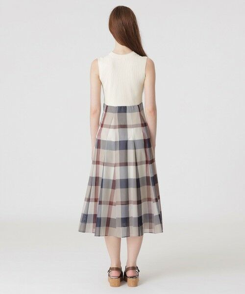 極美品✨バーニーズニューヨーク　ロングジレ　ベルト付き　トレンチカラー　グレー 極美品✨バーニーズニューヨーク ロングジレ ベルト付き