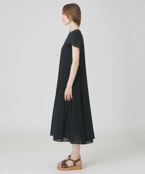 BLUE LABEL / BLACK LABEL CRESTBRIDGE / ブルーレーベル / ブラックレーベル・クレストブリッジ  ドレス | スパンシアーローンドレス | 詳細1