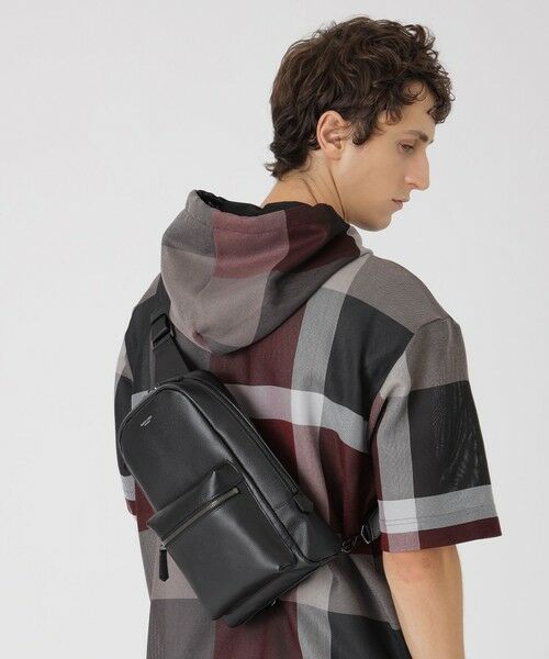 BLUE LABEL / BLACK LABEL CRESTBRIDGE / ブルーレーベル / ブラックレーベル・クレストブリッジ  ショルダーバッグ | シュリンクレザーボディバッグ | 詳細1