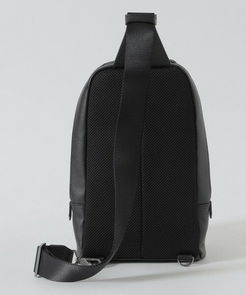 BLUE LABEL / BLACK LABEL CRESTBRIDGE / ブルーレーベル / ブラックレーベル・クレストブリッジ  ショルダーバッグ | シュリンクレザーボディバッグ | 詳細3