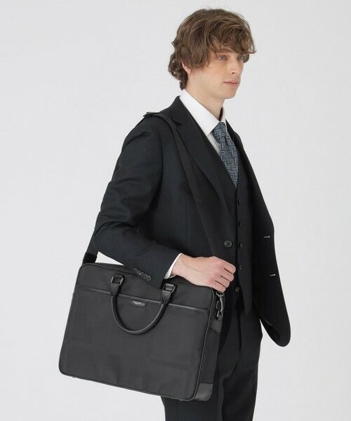 BLUE LABEL / BLACK LABEL CRESTBRIDGE / ブルーレーベル / ブラックレーベル・クレストブリッジ  ショルダーバッグ | 【一部店舗限定】シャドークレストブリッジチェックブリーフバッグ | 詳細1