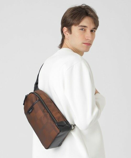 BLUE LABEL / BLACK LABEL CRESTBRIDGE / ブルーレーベル / ブラックレーベル・クレストブリッジ  ショルダーバッグ | 【一部店舗限定】シャドークレストブリッジチェックボディバッグ | 詳細22