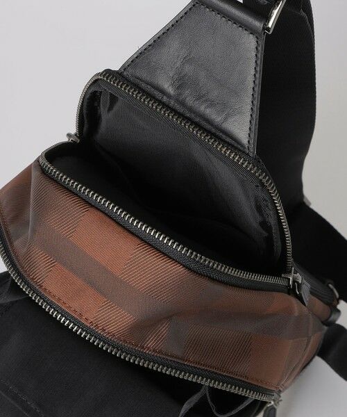 BLUE LABEL / BLACK LABEL CRESTBRIDGE / ブルーレーベル / ブラックレーベル・クレストブリッジ  ショルダーバッグ | 【一部店舗限定】シャドークレストブリッジチェックボディバッグ | 詳細26