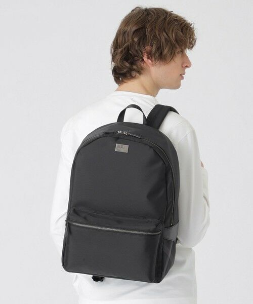 新品　BLUE LABEL ブラックリュック セール】 ナイロンバックパック （ショルダーバッグ）｜BLUE