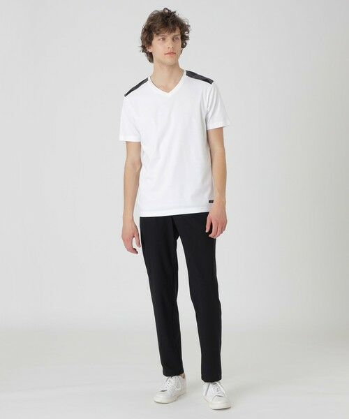 セール】 【一部店舗限定】ショルダーチェックVネックTシャツ