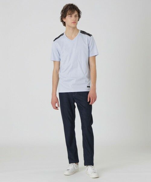 セール】 【一部店舗限定】ショルダーチェックVネックTシャツ