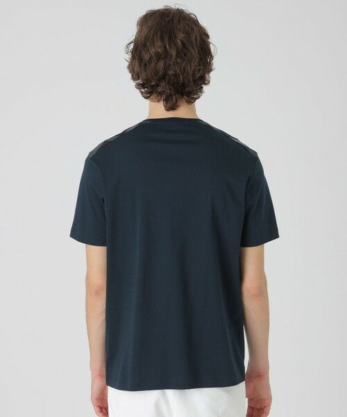 セール】 【一部店舗限定】ショルダーチェックVネックTシャツ