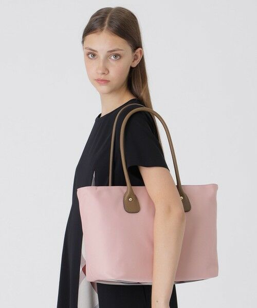 未使用級 ブルーレーベル クレストブリッジ トートバッグ ブラック ナイロン セール】 パーシャルクレストブリッジチェックナイロントート