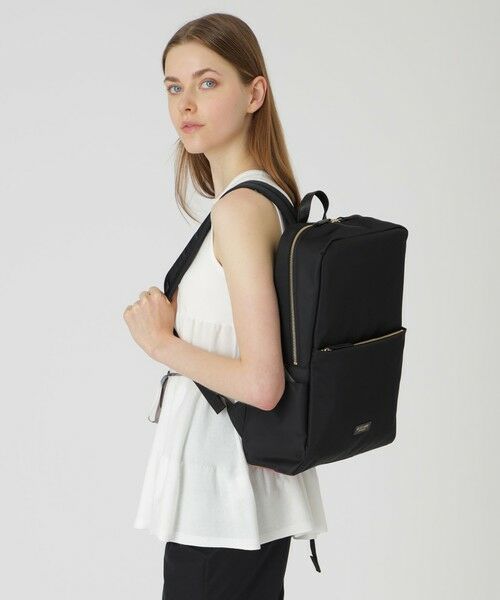 BLUE LABEL / BLACK LABEL CRESTBRIDGE / ブルーレーベル / ブラックレーベル・クレストブリッジ  ショルダーバッグ | ナイロンバックパック | 詳細1