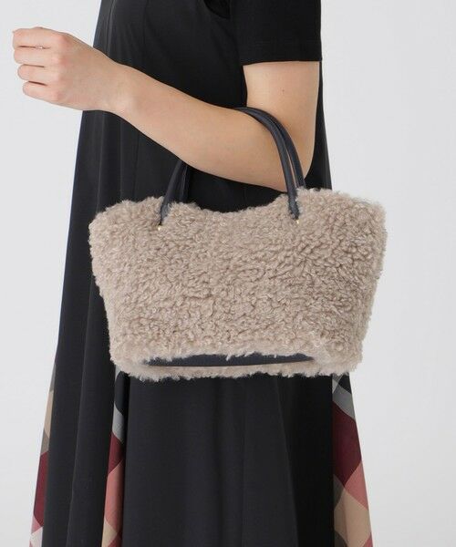 BLUE LABEL / BLACK LABEL CRESTBRIDGE / ブルーレーベル / ブラックレーベル・クレストブリッジ  ショルダーバッグ | フェイクファーミニトート | 詳細1