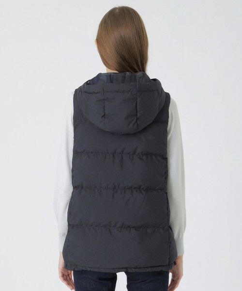 BLUE LABEL / BLACK LABEL CRESTBRIDGE / ブルーレーベル / ブラックレーベル・クレストブリッジ  その他アウター | 【一部店舗限定】ハイマルチピーチタフタダウンベスト | 詳細18