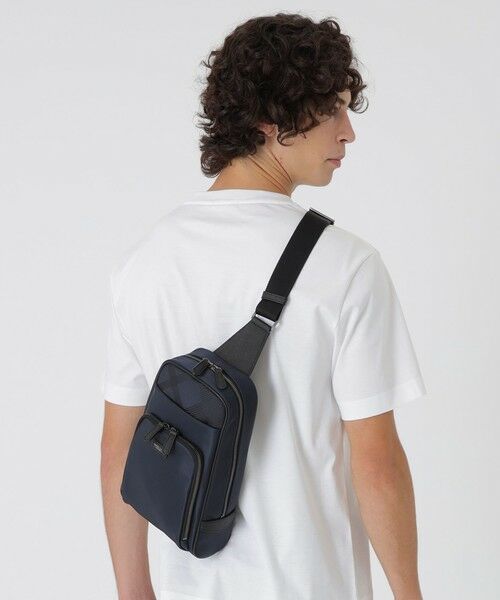 BLUE LABEL / BLACK LABEL CRESTBRIDGE / ブルーレーベル / ブラックレーベル・クレストブリッジ  ショルダーバッグ | ナイロンコンビカルゼシャドークレストブリッジチェックビジネスボディバッグ | 詳細7