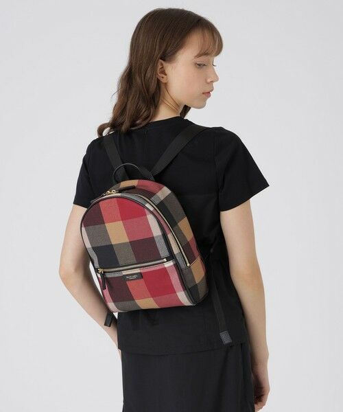 BLUE LABEL / BLACK LABEL CRESTBRIDGE / ブルーレーベル / ブラックレーベル・クレストブリッジ  ショルダーバッグ | クレストブリッジチェックPVCバックパック | 詳細1