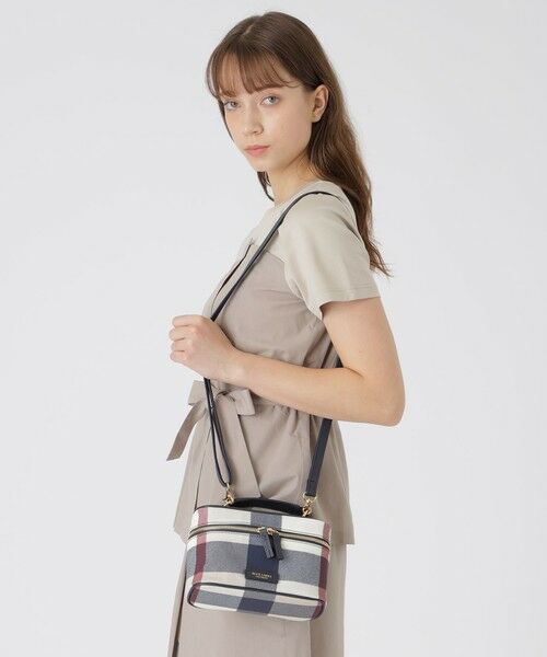 BLUE LABEL / BLACK LABEL CRESTBRIDGE / ブルーレーベル / ブラックレーベル・クレストブリッジ  ショルダーバッグ | クレストブリッジチェックPVCバニティショルダー | 詳細8