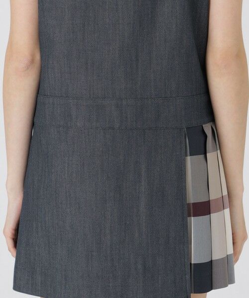 BLUE LABEL / BLACK LABEL CRESTBRIDGE / ブルーレーベル / ブラックレーベル・クレストブリッジ  ドレス | 【取扱店舗限定】スラブシャンブレーデニムジャンパースカート | 詳細10