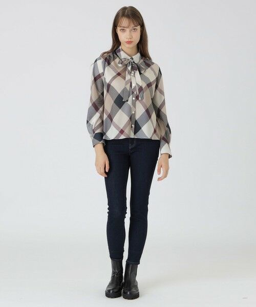 BLUE LABEL / BLACK LABEL CRESTBRIDGE / ブルーレーベル / ブラックレーベル・クレストブリッジ  シャツ・ブラウス | 【取扱店舗限定】クレストブリッジチェックサテンプリントブラウス | 詳細7