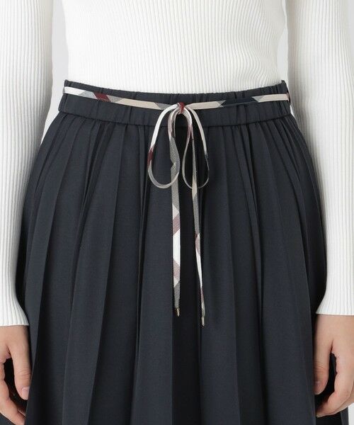 BLUE LABEL / BLACK LABEL CRESTBRIDGE / ブルーレーベル / ブラックレーベル・クレストブリッジ  ミニ・ひざ丈スカート | チノライクプリーツスカート | 詳細4