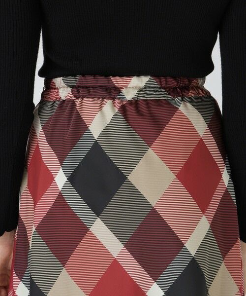 BLUE LABEL / BLACK LABEL CRESTBRIDGE / ブルーレーベル / ブラックレーベル・クレストブリッジ  ミニ・ひざ丈スカート | 【取扱店舗限定】クレストブリッジチェックサテンプリントスカート | 詳細6